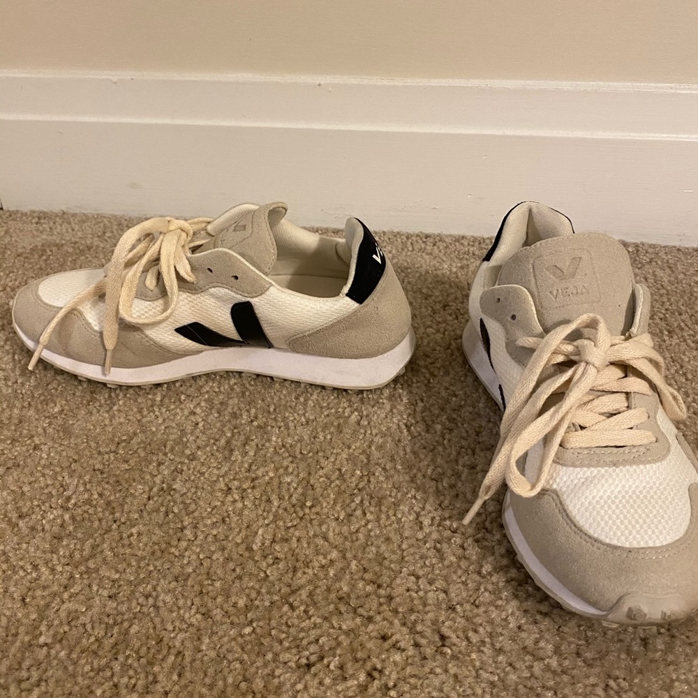 Veja SDU HEXA Mesh and Suede Sneakers